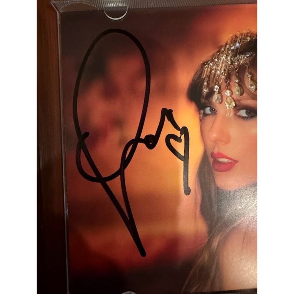 Taylor Swift signed autographed The Life Of A Show Girl CD Photo 1 JSA COA - Picture 3 of 6